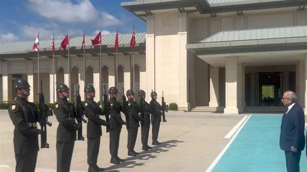 رئيس الحكومة نواف سلام يصل إلى تركيا في زيارة رسمية