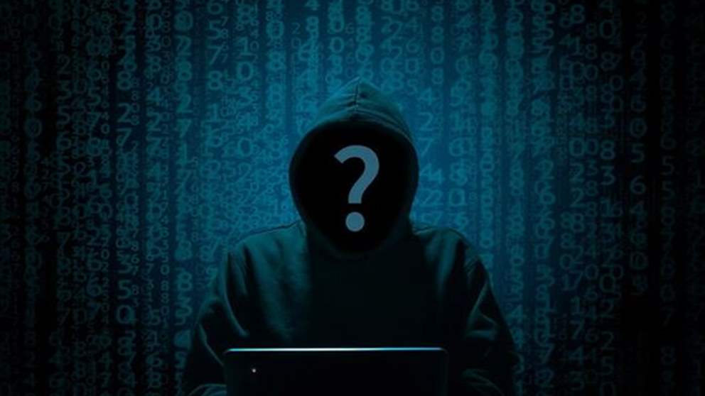 أوقع بفتيات عبر تطبيقات التواصل.. والنهاية بكمين أمني