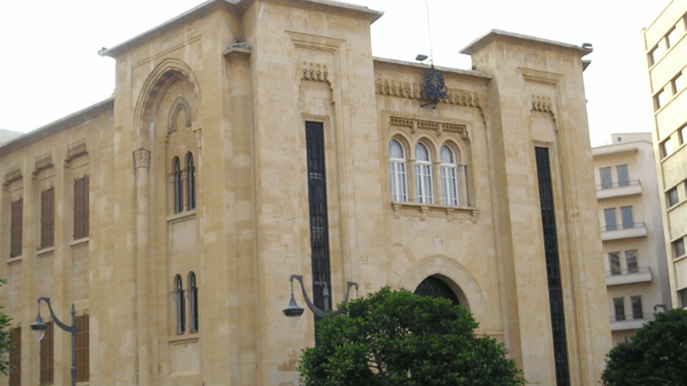 بعد استعادة حريته.. نائب يتصل بـ فضل شاكر 