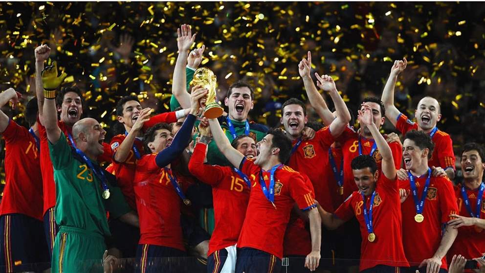 أبطال 2010 يساندون إسبانيا أمام فرنسا