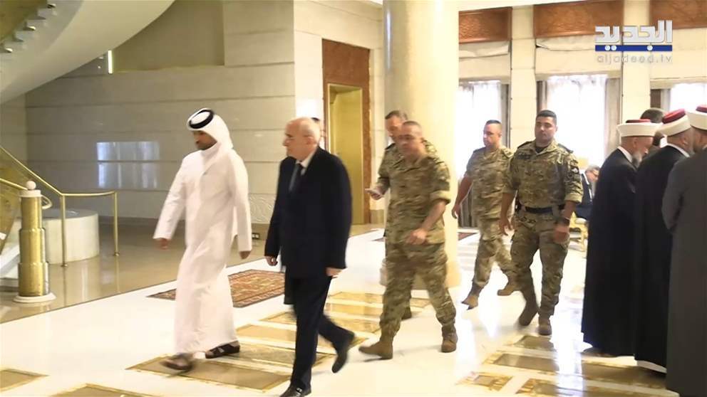 تقديم واجب العزاء بوفاة الامير الوالد الشيخ حمد بن خليفة (فيديو)