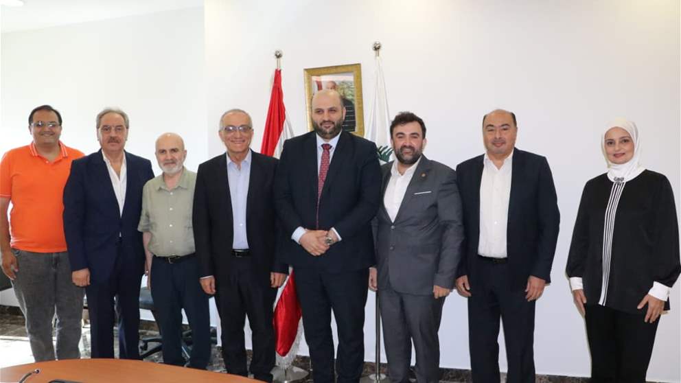 تنظيم المهنة وتعويض العيادات المتضررة.. أبرز ملفات لقاء وزير الصحة والنقابة