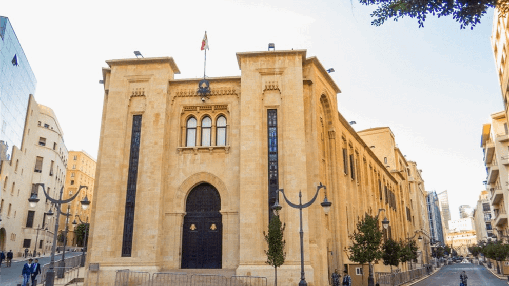 "نتيجة لا تُحمد عقباها" نائب حزب الله يحذر! 