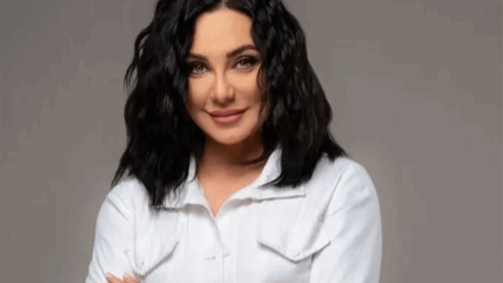 سلاف فواخرجي بصورة عائلية من القاهرة بالتزامن مع انتشار لقطة مفبركة