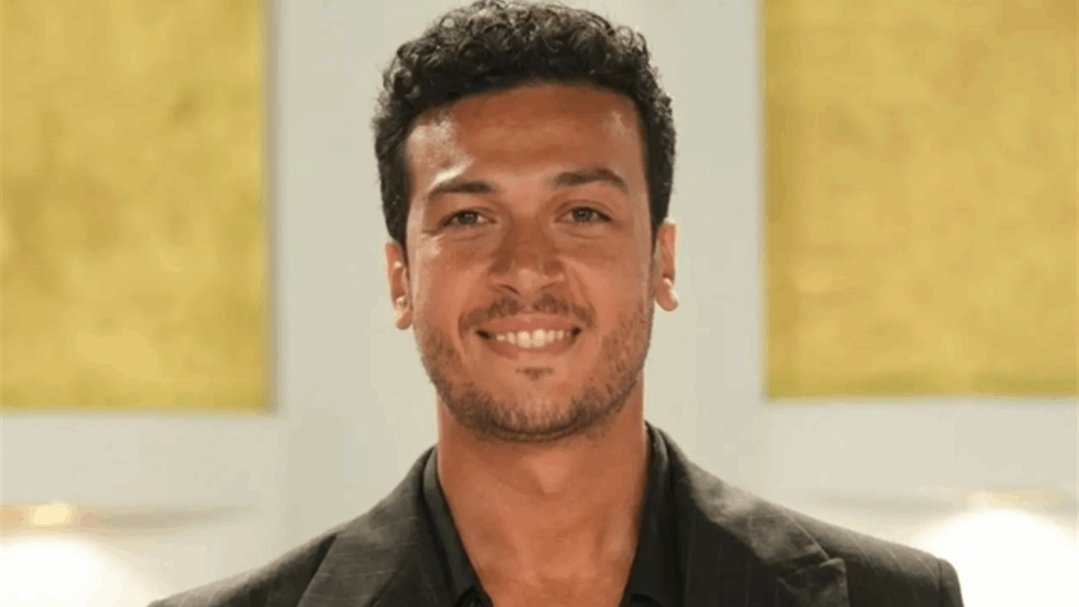 والدة أحمد عبدالوهاب تخطف الأنظار في أول ظهور لها بزغاريد ورقص عفوي