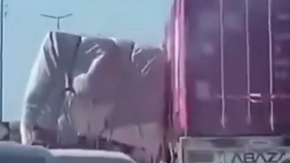 بطل الشاحنة.. حقيقة ام AI؟ (فيديو)