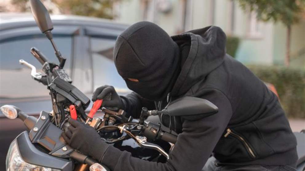القوى الأمنية تفكك عصابة سرقة الدراجات الآلية