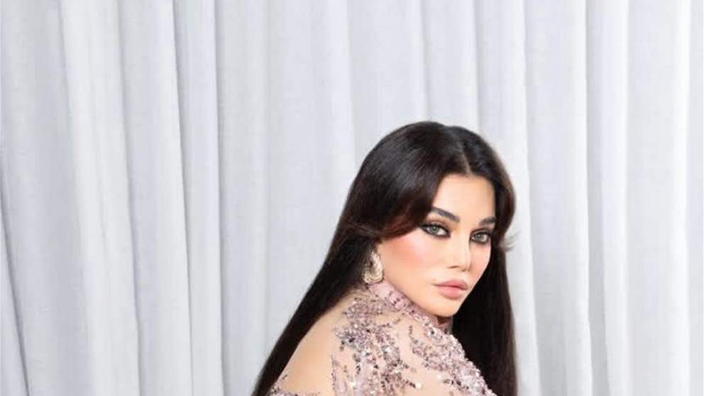 هيفاء وهبي تتصدر الترند من حفل بيروت.. تمزق إطلالتها وانهيار معجب أمامها