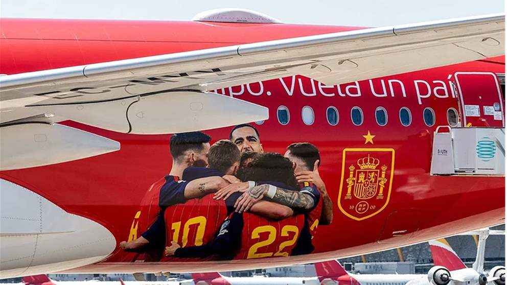 طائرة منتخب إسبانيا تستفزّ الأرجنتينيين