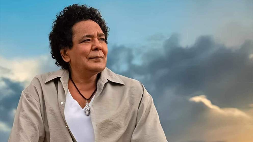 محمد منير يتعرض لأزمة صحية ومصدر مقرب يكشف تفاصيل حالته 