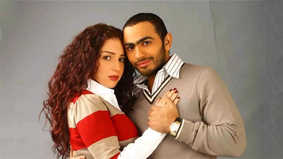 مي عز الدين تواسي تامر حسني بعد وفاة والده برسالة مؤثرة 