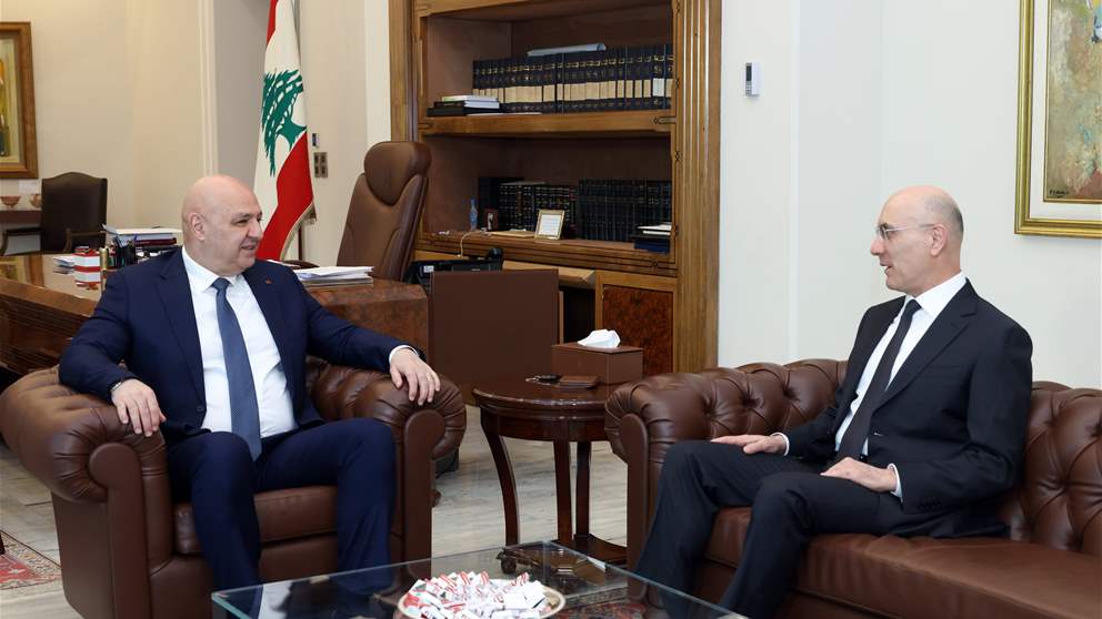 لقاء صباحي في بعبدا.. ماذا دار بين عون والحجار؟