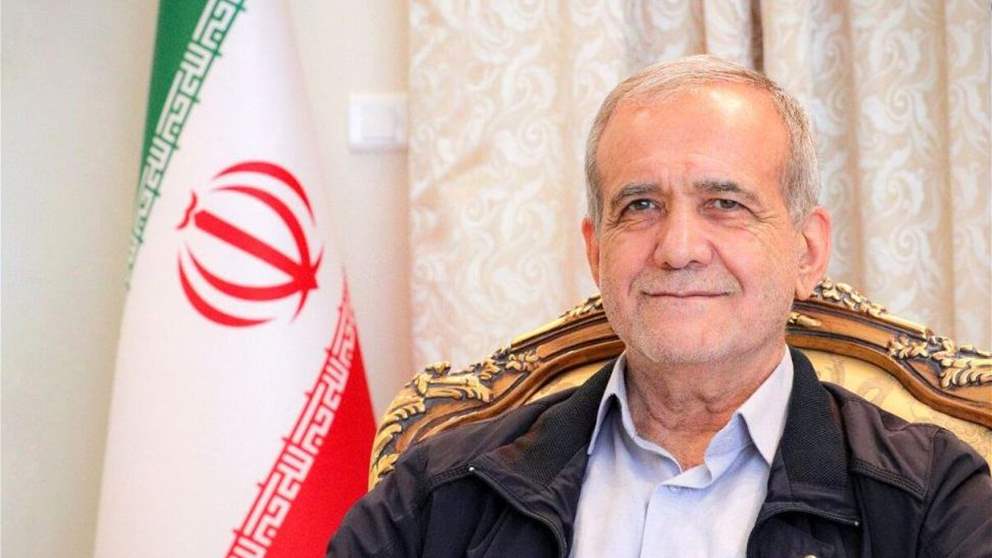الرئيس الإيراني: لم يعد من السهل إدخال البضائع إلى البلاد ويجب أن نسلك طرقا مختلفة لفعل ذلك