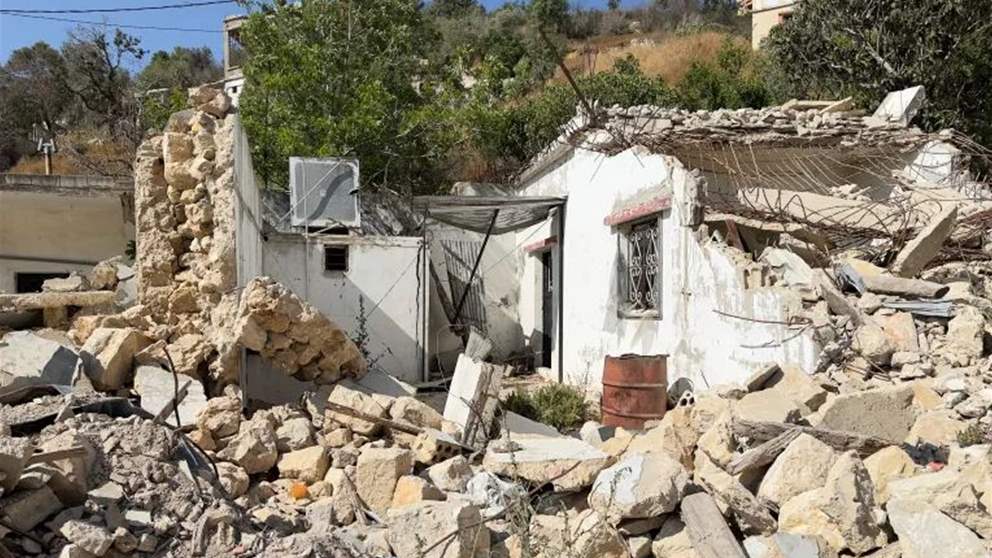 الجيش الإسرائيلي يجرف منازلاً في زوطر الشرقية (فيديو)
