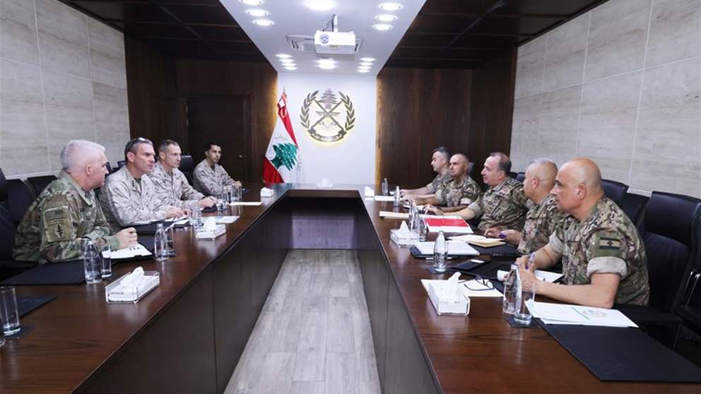 الجيش اللبناني: قائد الجيش وكليرفيلد بحثا ترتيبات اتفاق الإطار والصعوبات إثر اعتداءات إسرائيل