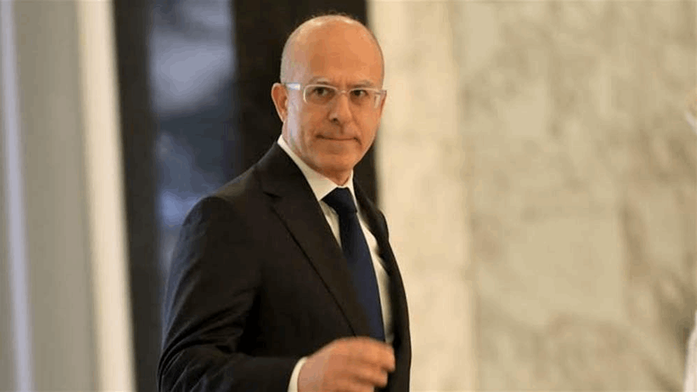 الوزير فادي مكي قبيل جلسة مجلس الوزراء: المشكلة بين وزير الدفاع ورئيس الحكومة "عم تنحل"