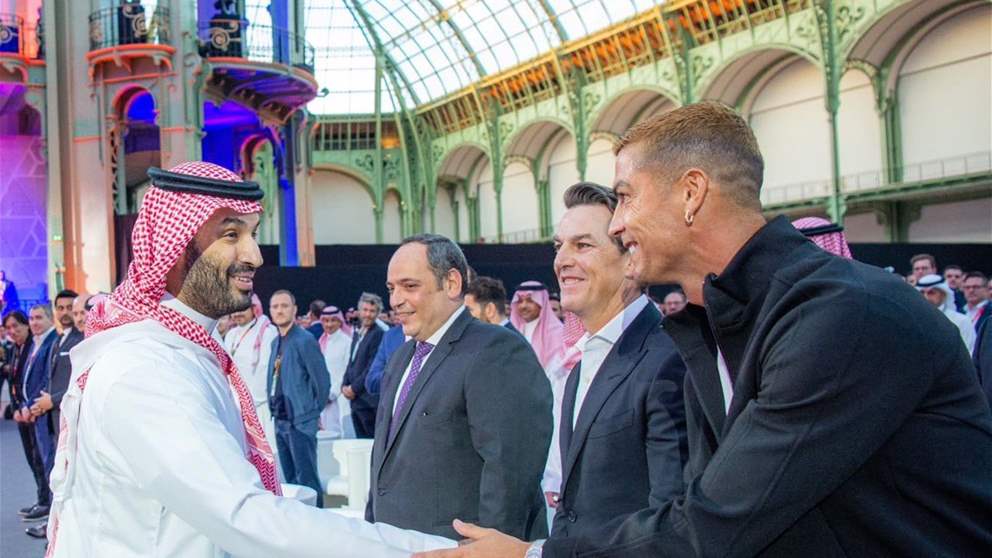 مصافحة الأمير محمد بن سلمان وكريستيانو رونالدو تتصدر حديث الجمهور