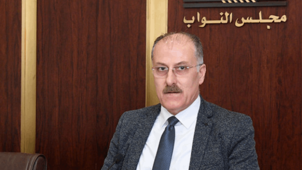 السلاح لا يبرّر الاعتداءات الإسرائيلية.. ونائب يدعو "حزب الله" إلى كنف الدولة