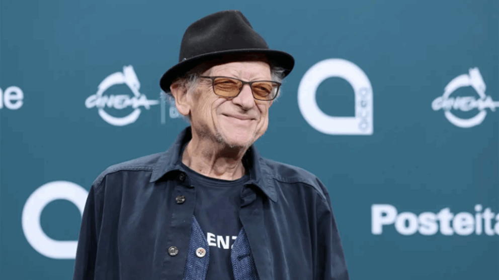 وفاة المنتج البريطاني جيريمي توماس الحائز على الأوسكار عن عمر 77 عاماً بعد مسيرة سينمائية حافلة