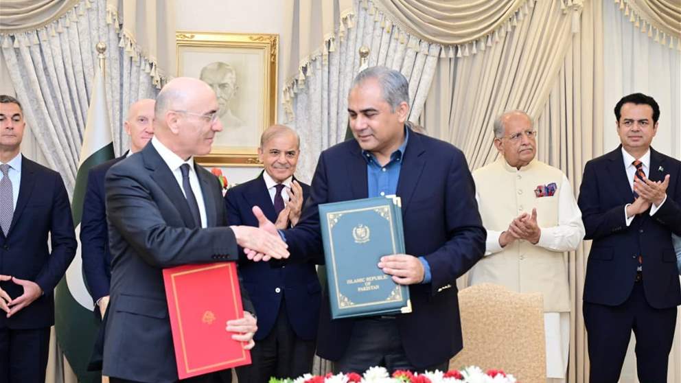 الحجار يلتقي رئيس الوزراء الباكستاني ويوقّع مذكرة لتبادل السجناء