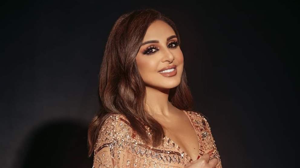 أنغام تحيط والدها محمد علي سليمان برعاية طبية مكثفة بعد أزمته الصحية