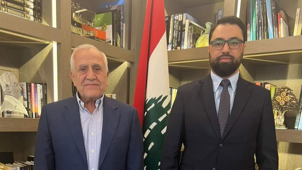 الهزاع يزور الرئيس الأسبق ميشال سليمان 