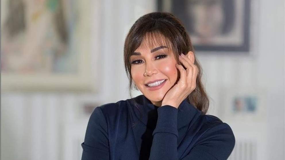 كاريس بشار تتألق في قمة الإعلام العربي 2026 وتحسم موقفها من تقديم البرامج 