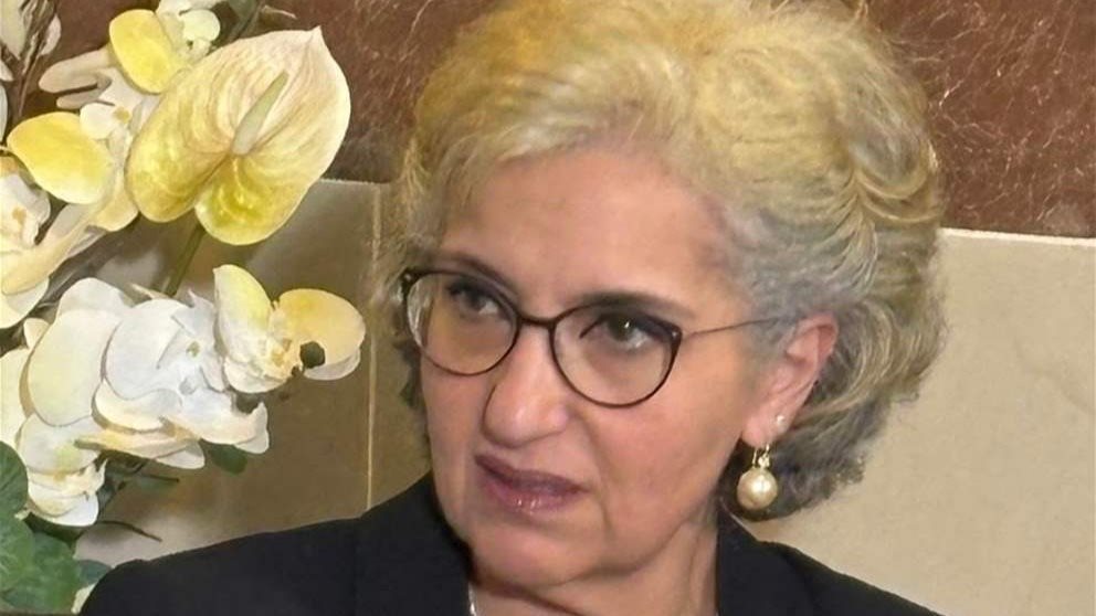 وزيرة التربية "سعيدة".. والسبب؟  