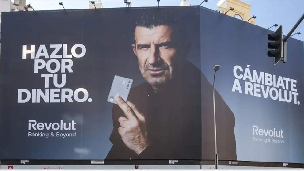 برشلونة يرفض عرض شراكة ضخمًا بسبب فيغو