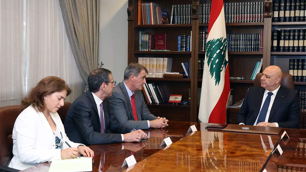 رئاسة الجمهورية: الرئيس عون بحث مع وفد من صندوق النقد الدولي سبل دعم جهود التعافي وإعادة الإعمار مؤكدًا أهمية التوصل إلى حلول واقعية وقابلة للتنفيذ