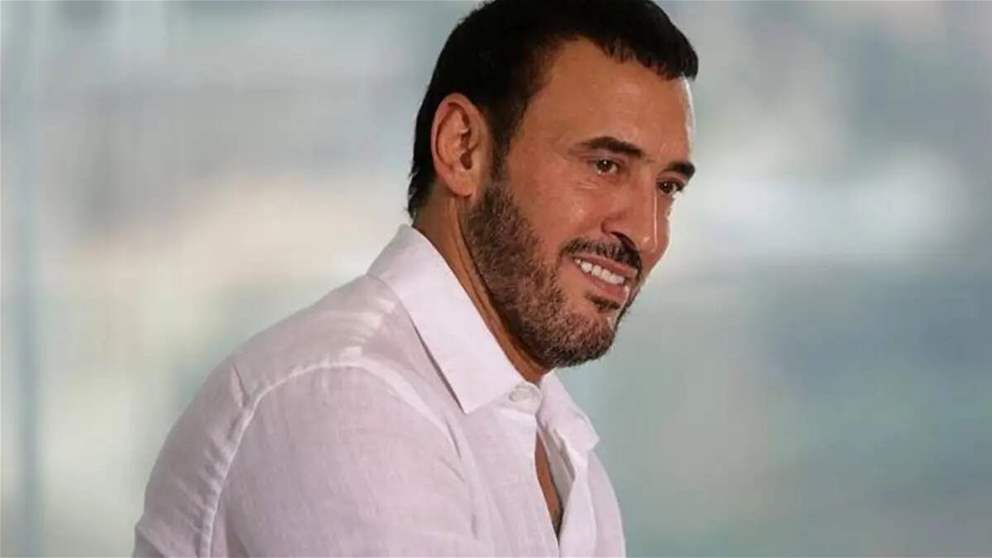 كاظم الساهر يعتذر من النساء في حفله بالقاهرة ويحتفل بعيد ميلاده وسط الجمهور