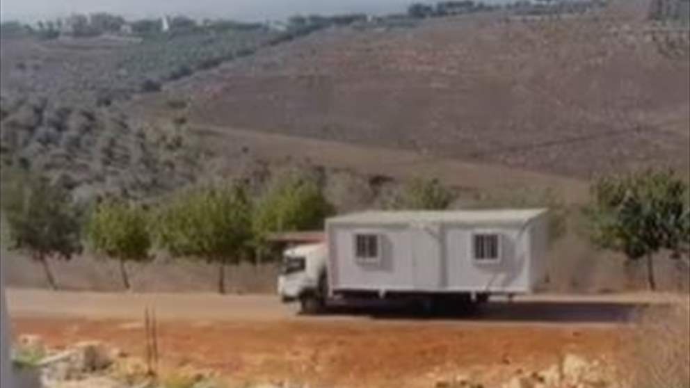بالفيديو.. البيوت الجاهزة تدخل زوطر الغربية