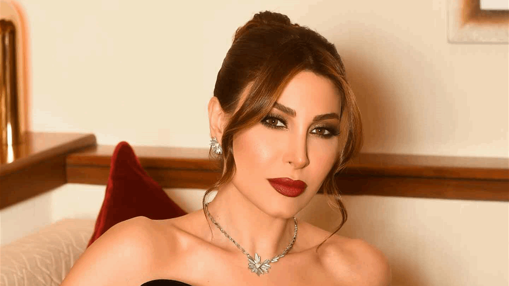 يارا تتوّج نجاحها في تونس بلقب «أميرة قرطاج».. وإطلالة بنفسجية تخطف الأنظار