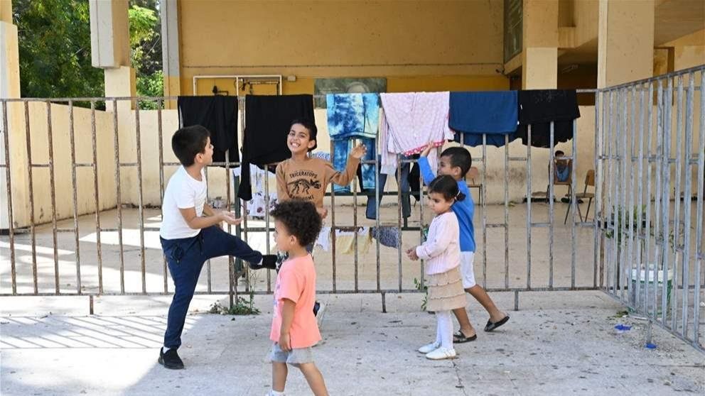 عن المدارس والنازحين في صور.. بيان لوزيرة التربية 