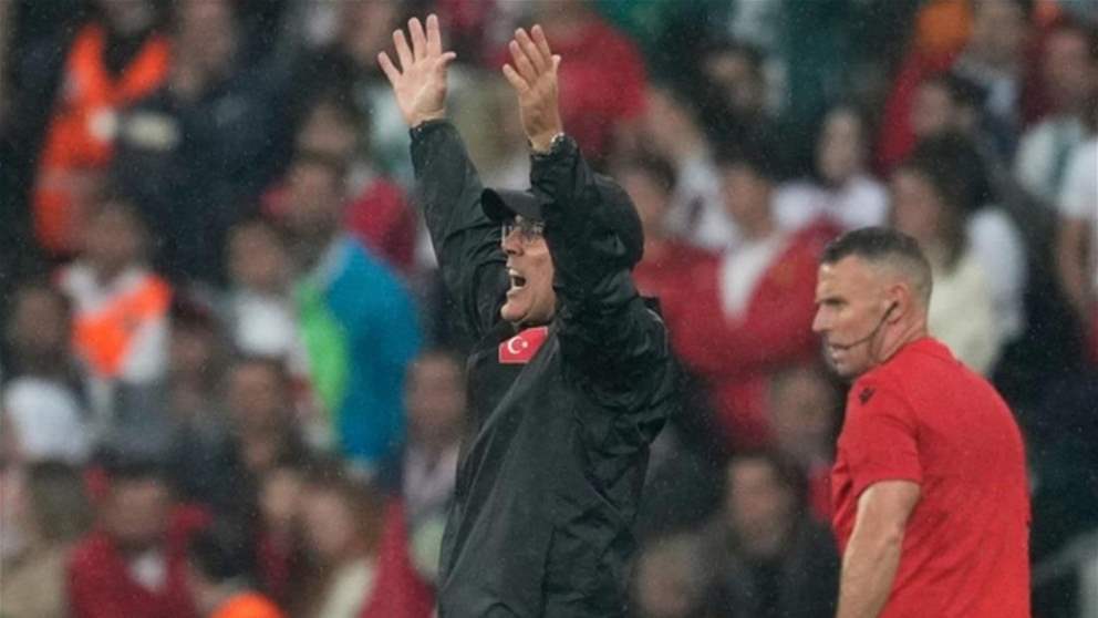 فيديو - جماهير تركيا تطالب برحيل مونتيلا