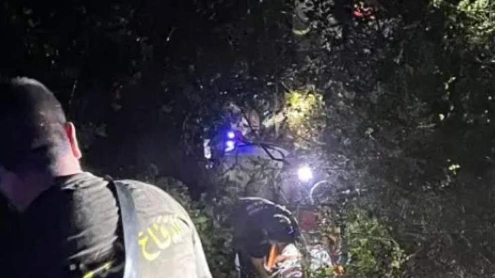 الدفاع المدني: قتيل و13 جريحاً سوريا إثر تدهور سيارة "فان" في غلبون - قضاء جبيل