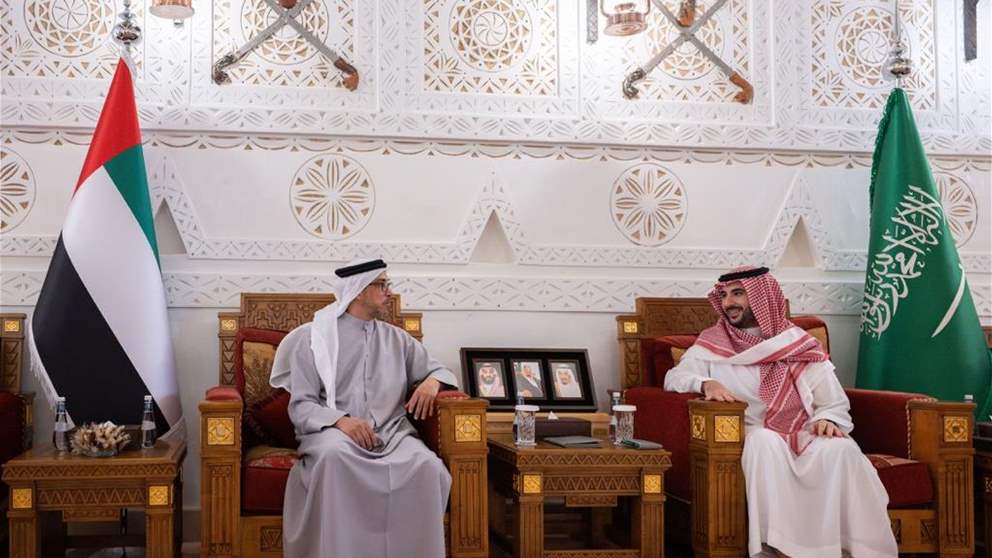 وزير الدفاع السعودي الأمير خالد بن سلمان يستقبل نائب الرئيس الإماراتي الشيخ منصور بن زايد الذي يجري زيارة للرياض