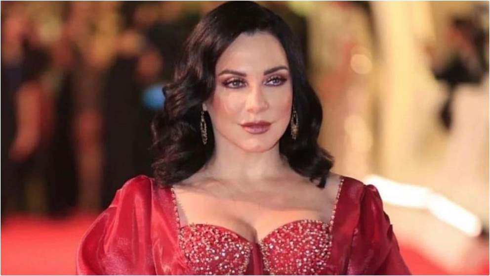 سلاف فواخرجي تحتفل بترشح فيلمها "ارض المكلائكة" الى الأوسكار