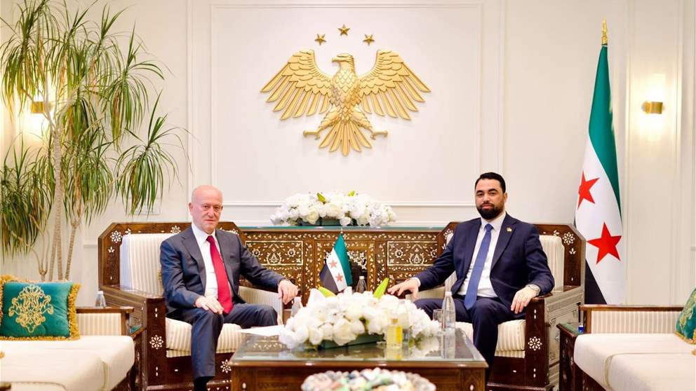 الهزاع يستقبل ريفي ويبحثان العلاقات السورية اللبنانية