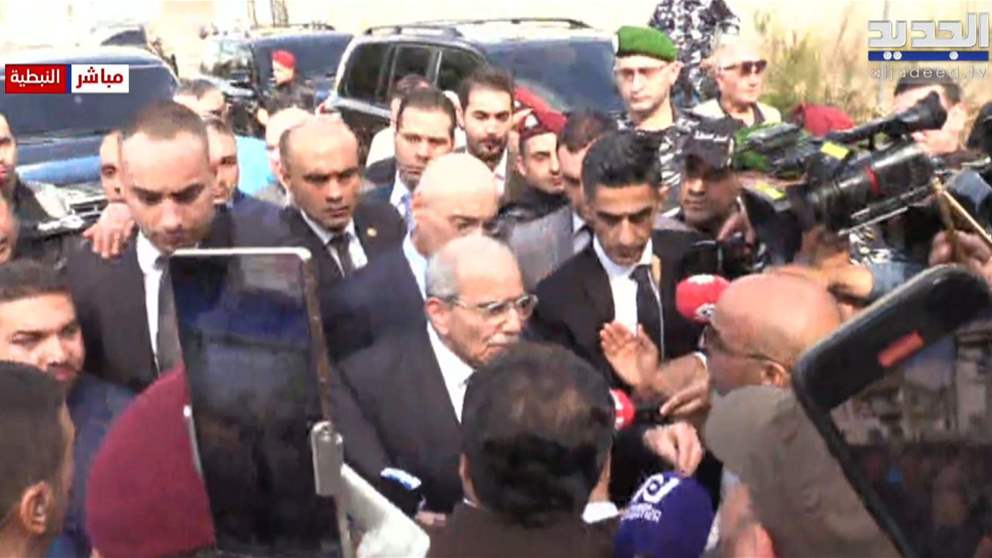 صواريخ في منزله.. ورئيس الحكومة يتعهّد | شاهد الفيديو