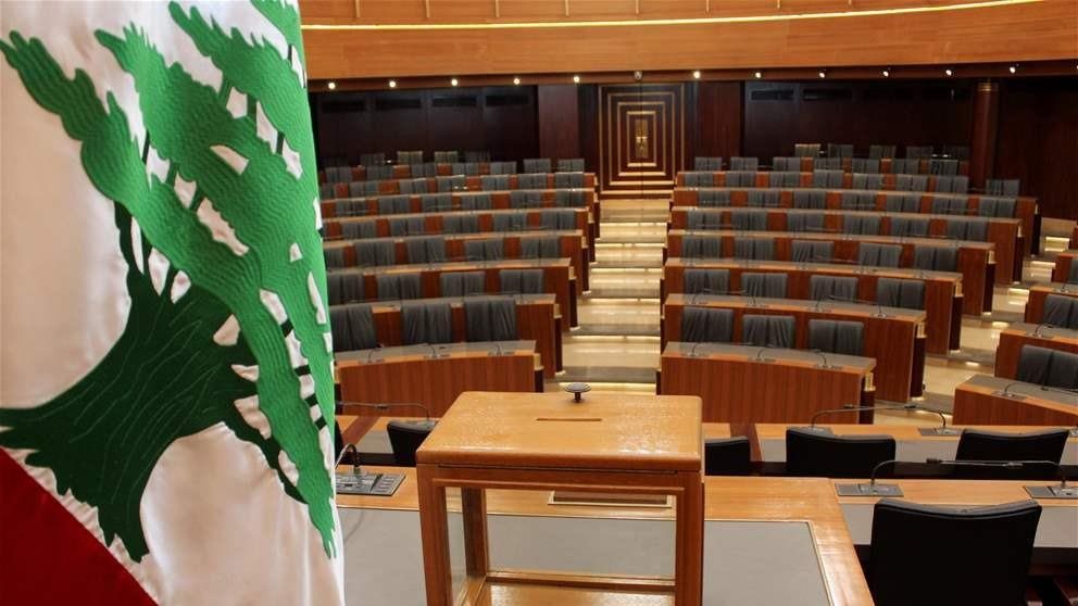 "الوزارة ليست ملكاً لحزب الله".. ماذا دار بين نائب ووزير؟ 