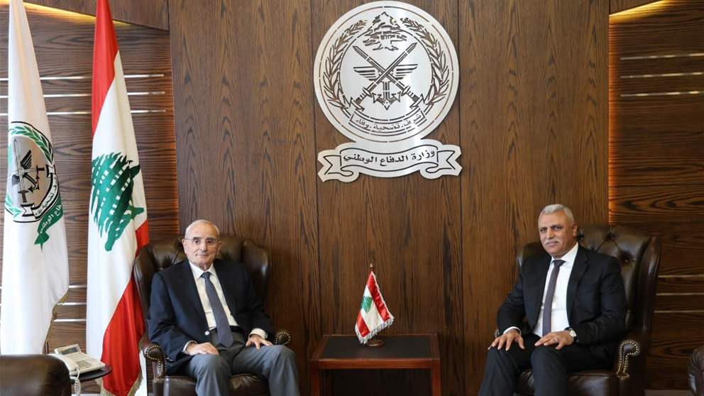 وزير الدفاع يستقبل الهزاع وشقير ويبحث تعزيز التنسيق الأمني