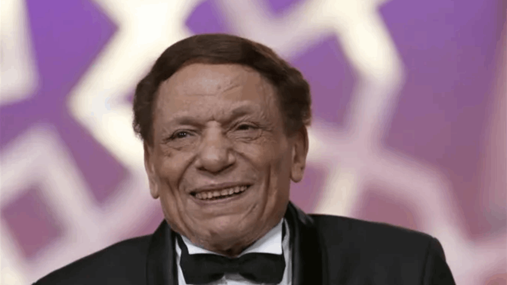 صورة "أحدث ظهور" لعادل إمام تثير الجدل.. مصدر من أسرته يكشف حقيقتها