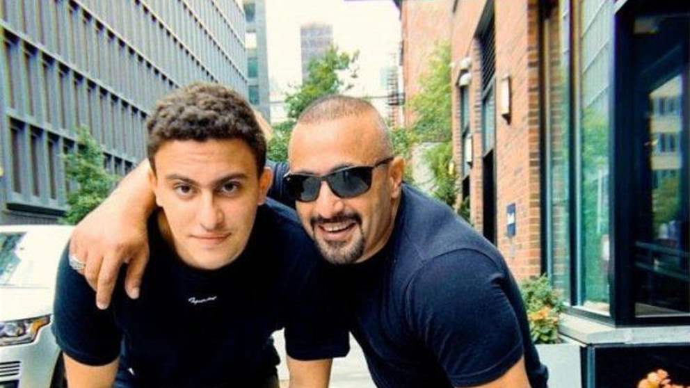 إصابة تستدعي جراحة عاجلة لـ ياسين السقا ووالده أحمد السقا يرافقه إلى المستشفى