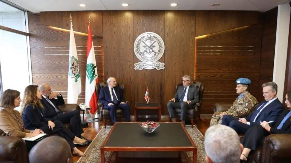 وزير الدفاع يستقبل لاكروا.. ومصير اليونيفيل على طاولة البحث