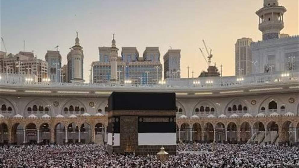 ضريبة على الحج في لبنان.. وبالأسماء: شخصيات بارزة حجّت مجاناً | شاهد التقرير 