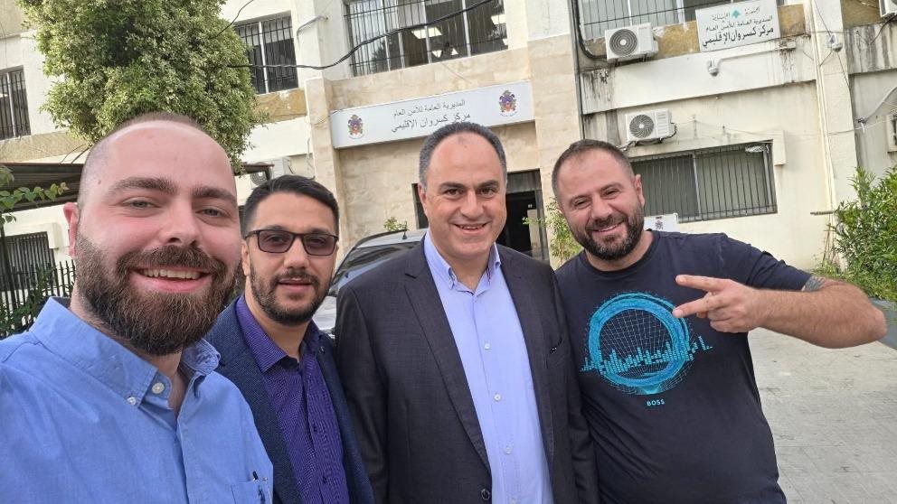 الصورة الأولى لـ"د فود" بعد خروجه من السجن  