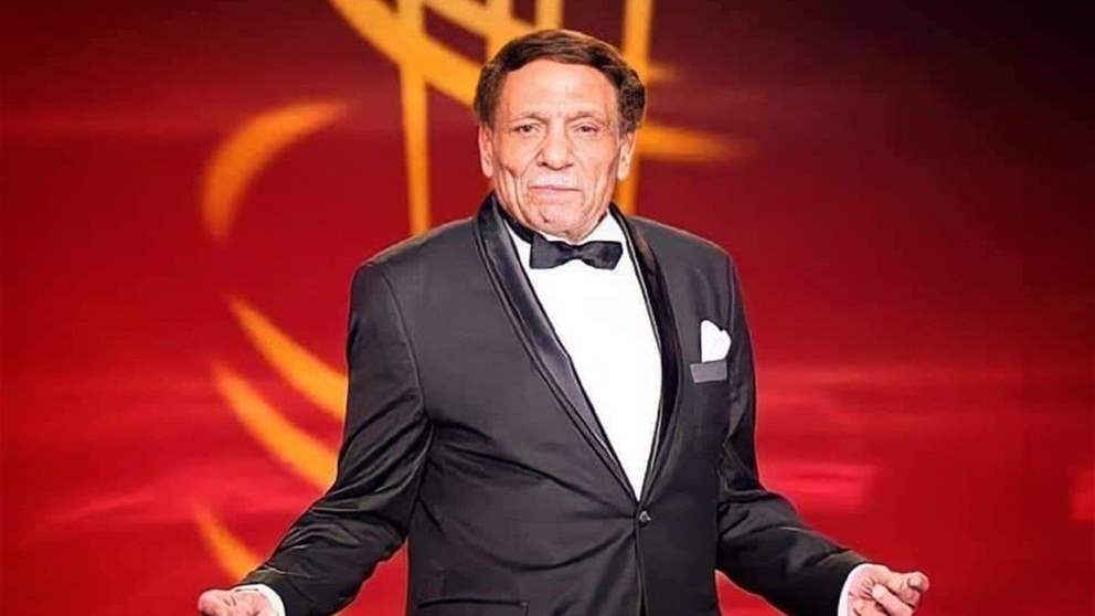 بعد ضجة أحدث ظهور لـ عادل إمام .. نجله رامي يكشف مفاجأة بشأن الصورة المتداولة