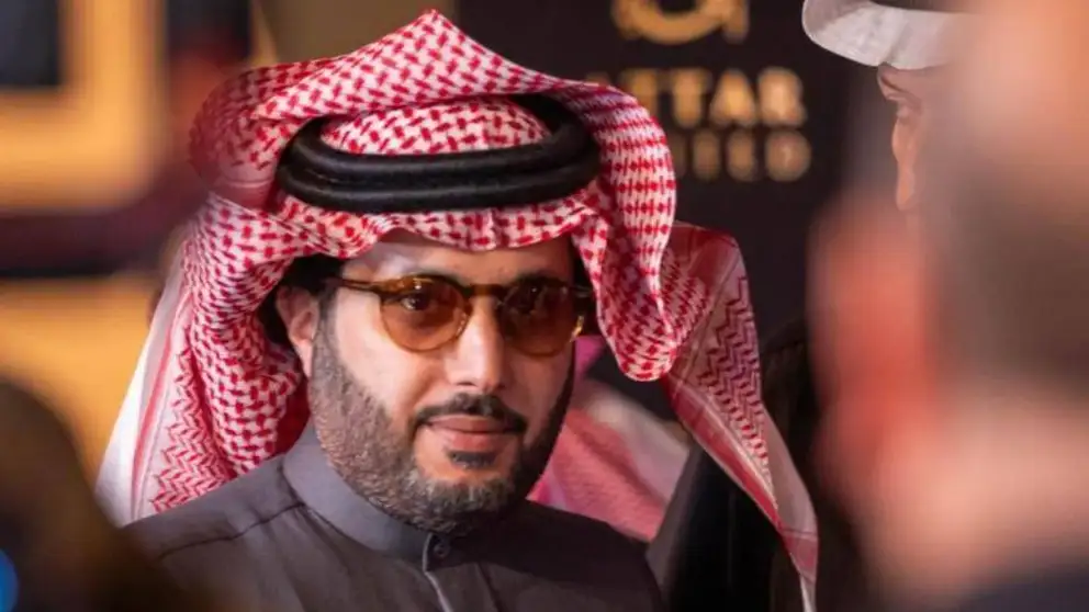 المستشار تركي آل الشيخ ينشر صورة لـ فضل شاكر أمام صورة ولي العهد السعودي محمد بن سلمان 