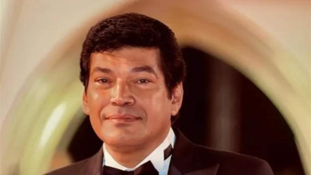 بصورة نادرة ورسالة مؤثرة.. باسم سمرة يستعيد ذكرياته مع عادل إمام